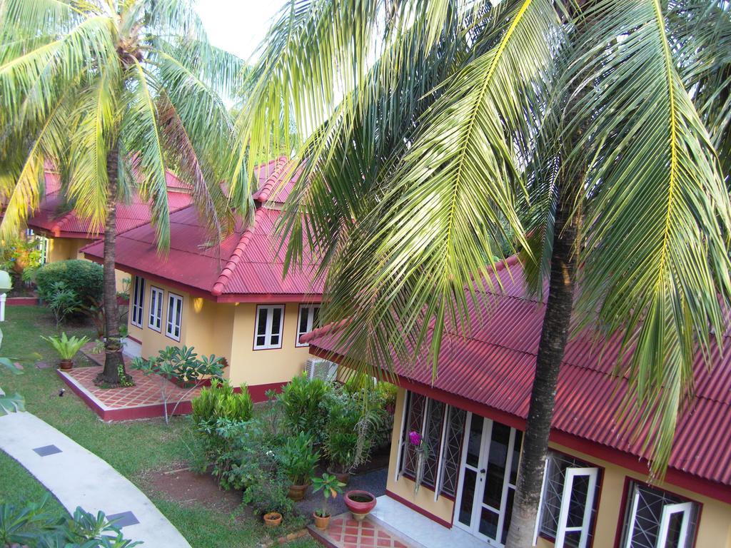 Palm Village Rawai Eksteriør billede
