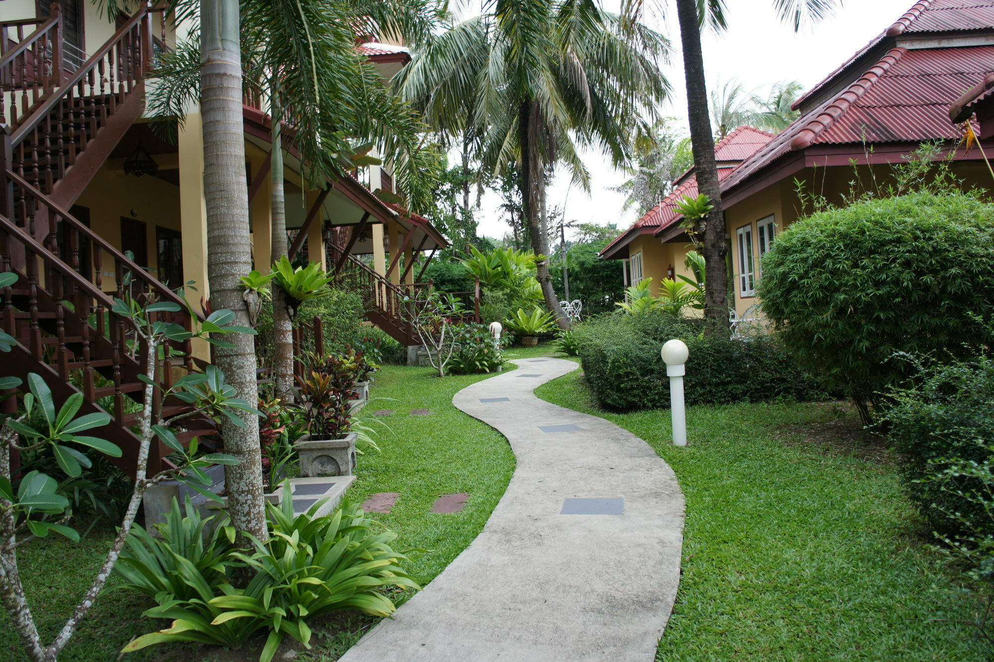 Palm Village Rawai Eksteriør billede