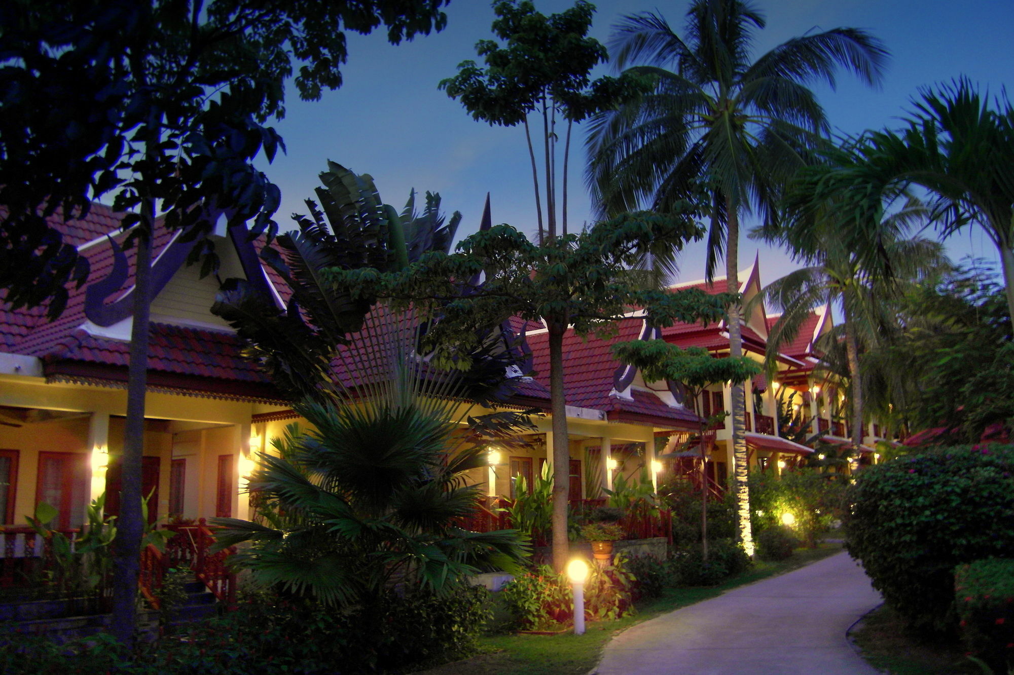 Palm Village Rawai Eksteriør billede